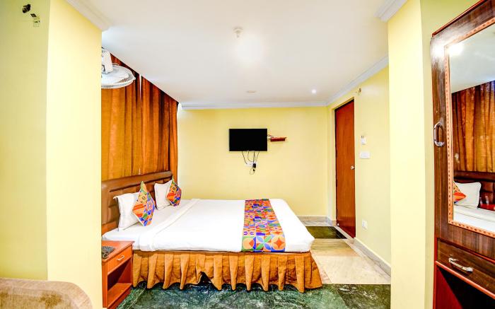 FabHotel Raj Darbar - Nr. Kolkata Airport