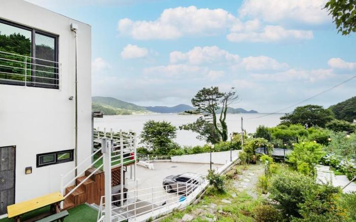 Geoje Theview Kids Poolvilla