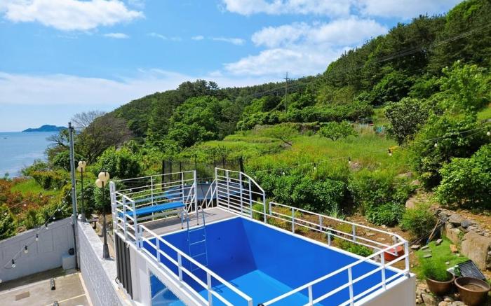 Geoje Theview Kids Poolvilla