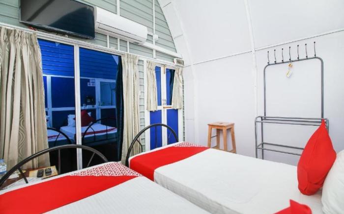 Airport A4 Residence Hostel