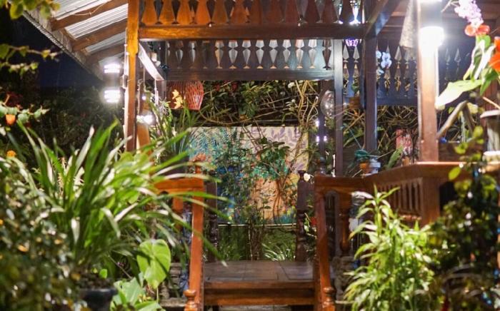 Rumah Kayu Sulawesi Antique