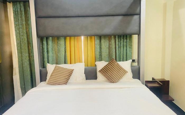 Lotus 202 - Luxury Honeymoon Suite in city central