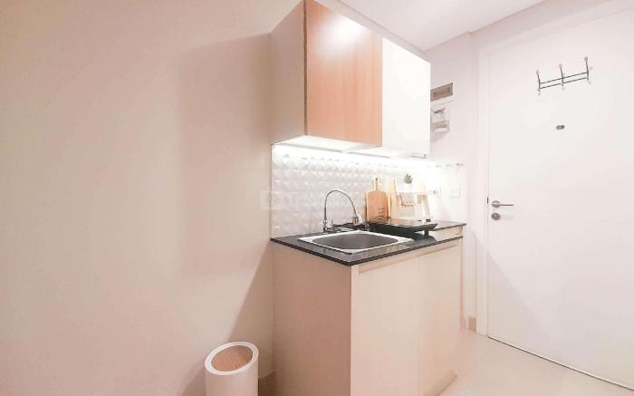 Elegant and Cozy Studio Barsa City Apt By Travelio