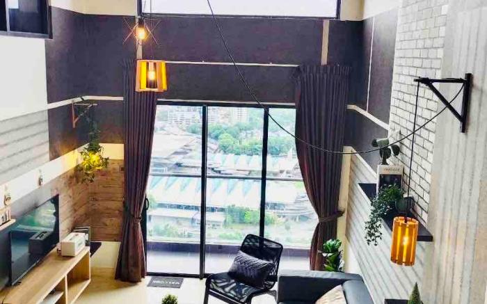 Duplex City View @ V Summer Near CIQ R&F 6-11 pax