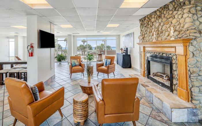 Holiday Terrace Beachfront Hotel, a By The Sea Resort