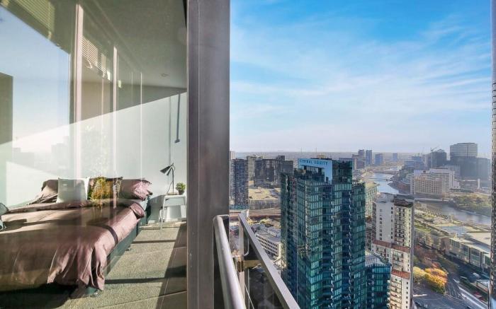 A Cozy 2BR Apt with Yarra Views, FREE Parking
