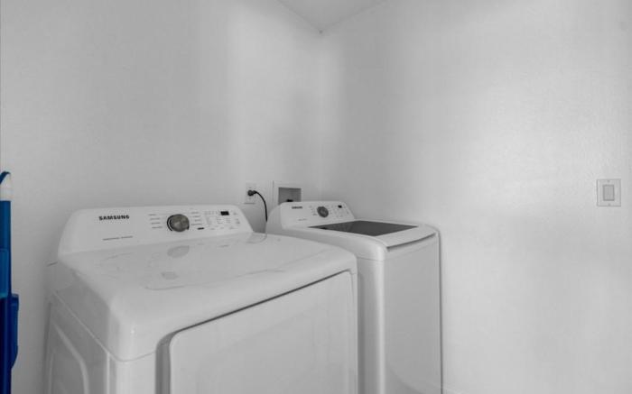 Bedrooms  2 Bathrooms Lindfields 3026 BC