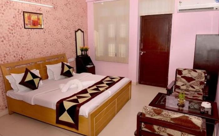 Hotel Chhavi Holidays