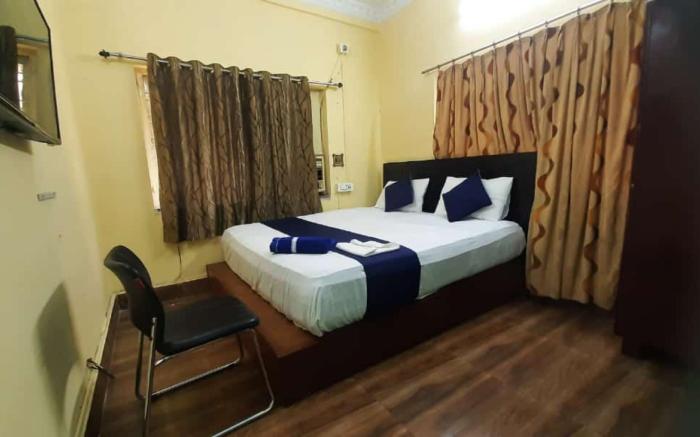 Goroomgo Salt Lake Palace Kolkata