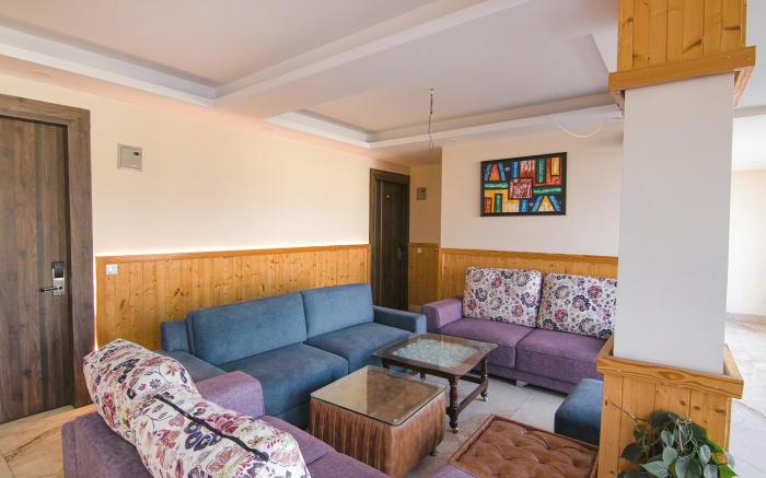 FabHotel Maira