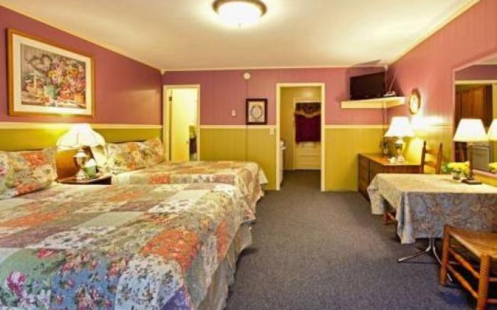 Starlite Motel & Suites