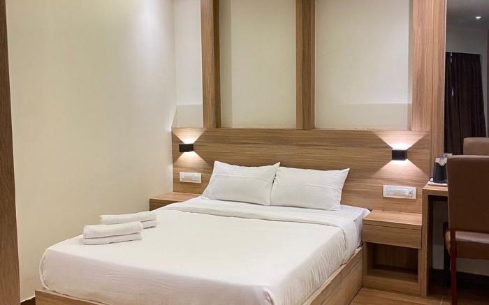 Hotel Plaza Heights by RAK Rooms