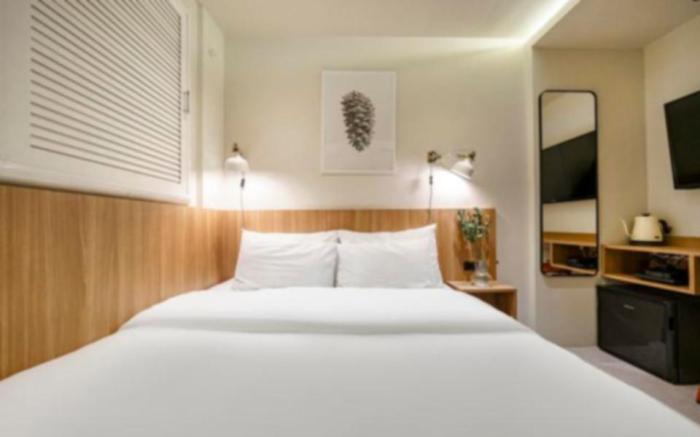 Hotel Less Seoul station