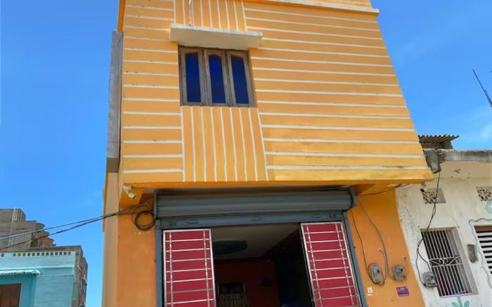Goroomgo M S M Residency Puri - Near Sea Beach