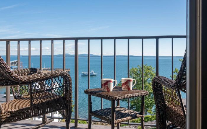 Atlantic Oceanside Hotel & Conference Center