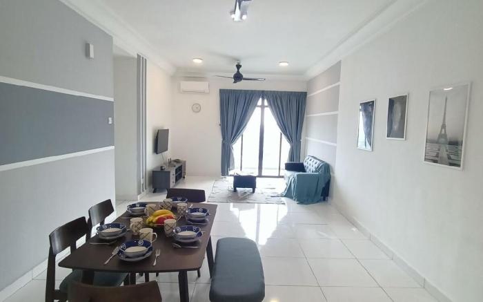 B2004 Platino 4Bedroom Netflix Paradigm Mall STAY