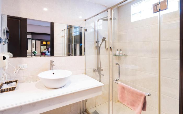 Hanoi Center Silk Charming Hotel