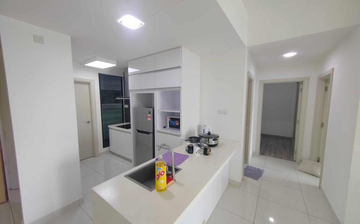A16 Mid-Valley Southkey Mall~Smart TV~Bathtub~6pax