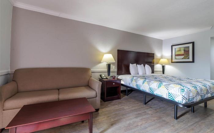 Studio 6  Suites Dallas, TX - Downtown