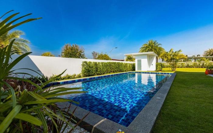 Modern 3 bedroom Pool Villa (PG19)