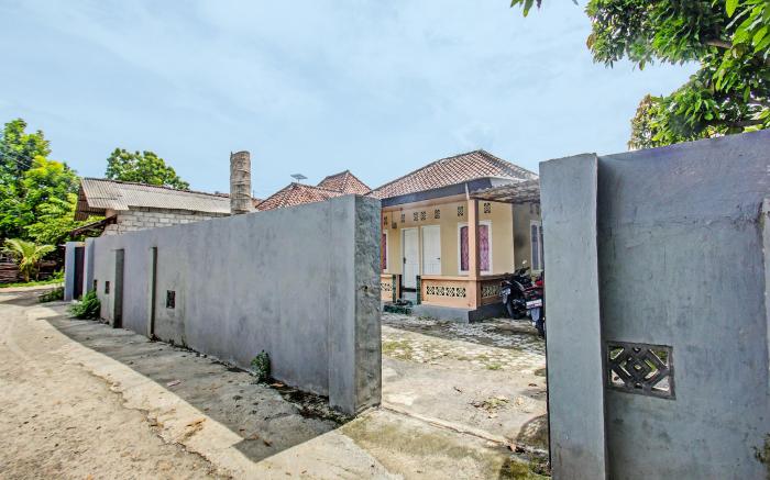 Hotel O Zahira Homestay Near Ekas Surf School and Service