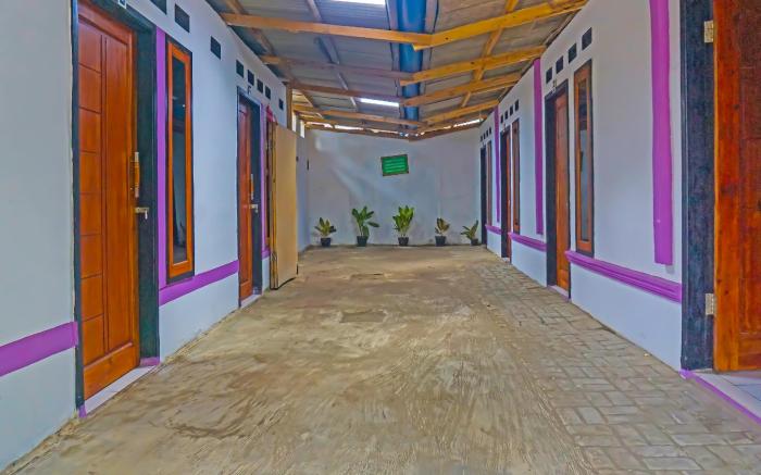SPOT ON 92154 Nusasari Guest House