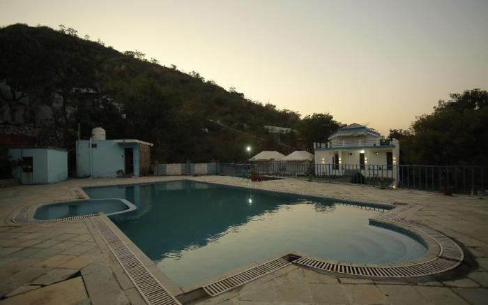 Hill view Resort by Rudrakshi 