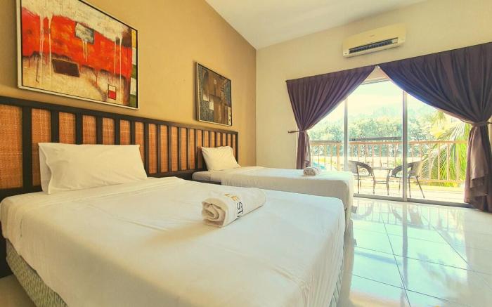 Themepark View Gold Coast Morib w bathtub A2236