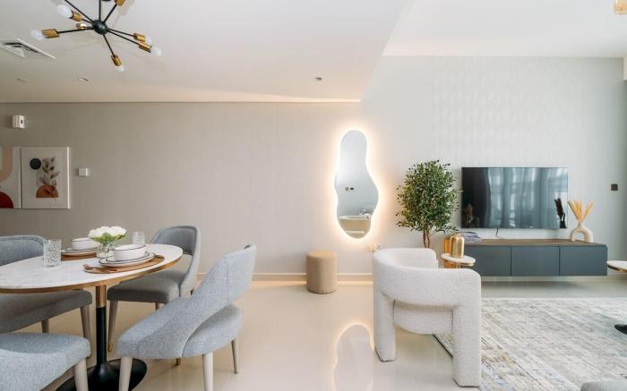 New! Luxurious stay Dubai Creek Balcony & View
