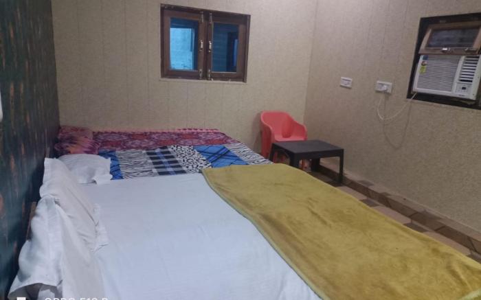 Goroomgo Anand Guest House Mathura