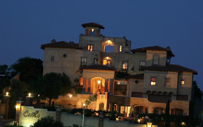 Castello Di Monte Guest House
