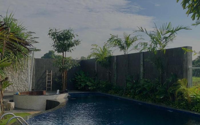 sawah tamanan villa and resort