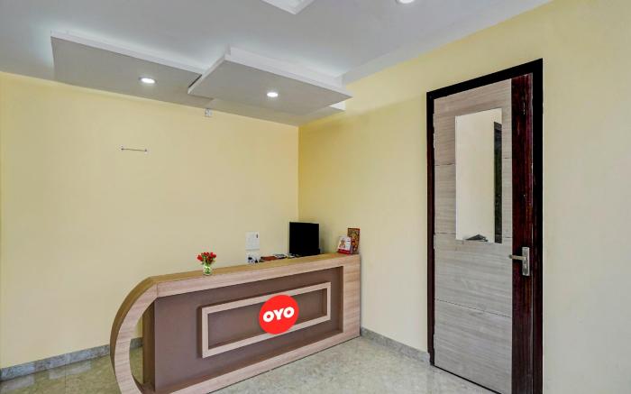 OYO Flagship Mt Stays 1