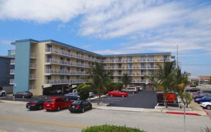 Coastal Palms Inn and Suites