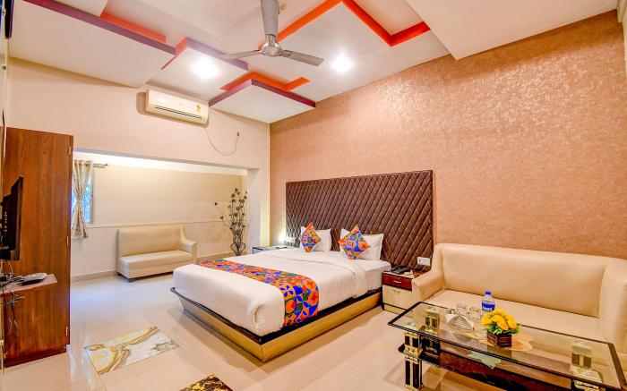 FabHotel Prime Rockstar Suites - Nr. Park Circus 7 Point
