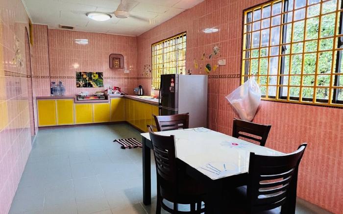 Coworking Space Full Guesthouse 15 ppl @ Alor Star