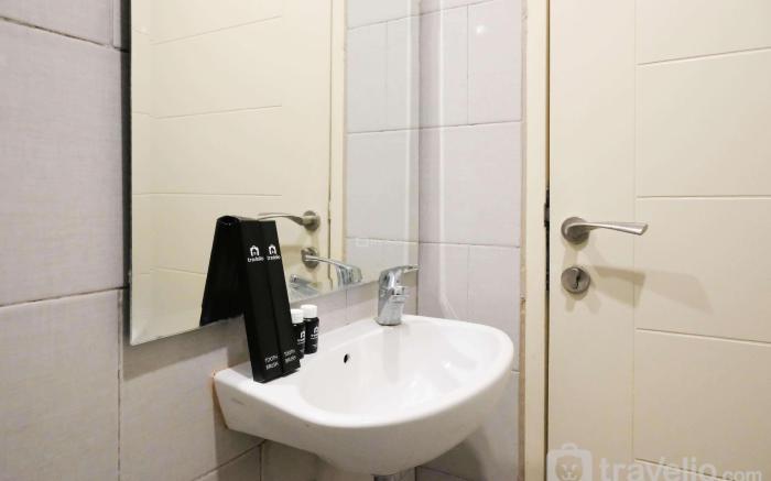 Warm Studio at Supermall Mansion By Travelio