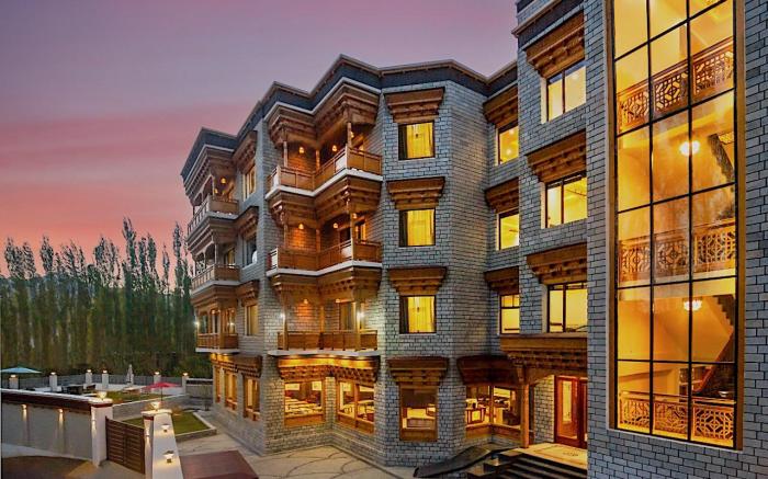 Hotel Gyalpo Residency - A Mountain View Luxury Hotel in Leh