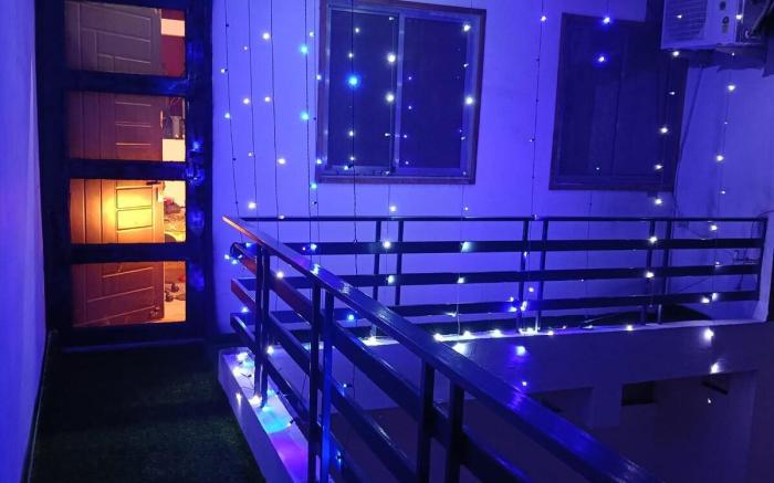 Modern 1BHK Fully Furnished Flat with Kitchen