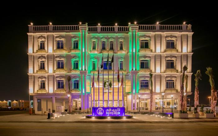 Luxury Night Hotel