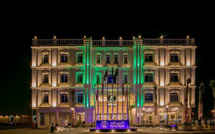 Luxury Night Hotel