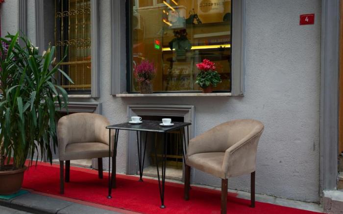 Seven Rooms Oldcity Hotel