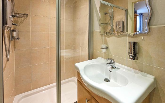Pearl Suite
