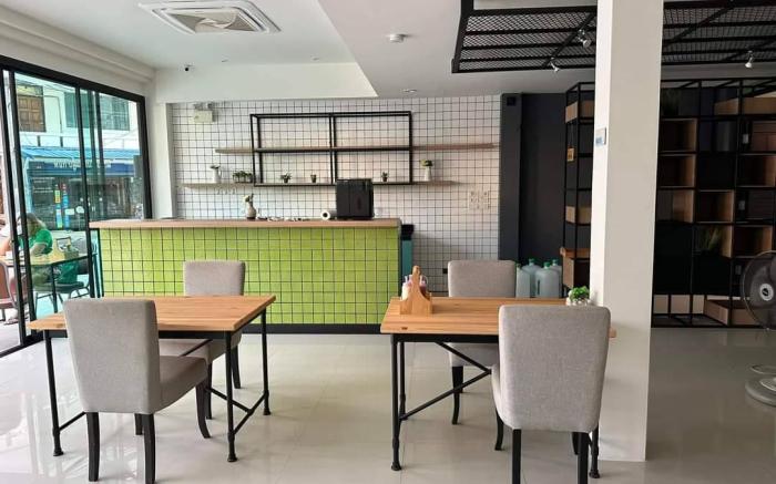 Kata Poshtel Phuket