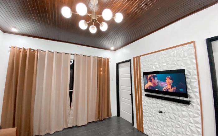 A charming-stylish 3BR-Home  w/Oceanview