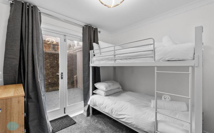 3 Bed- The Barracks