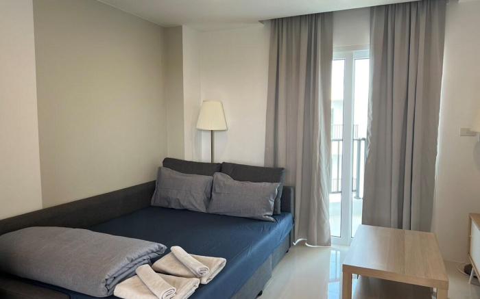 Mantra Beach Condominium Studio Sofabed - M183