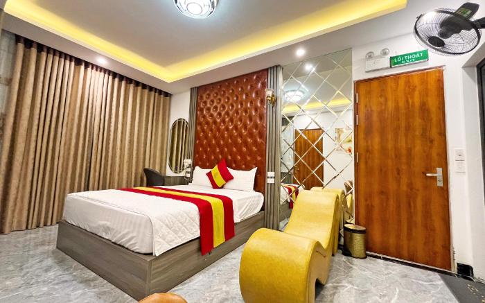 GRAD Queen Hotel - Mo Lao