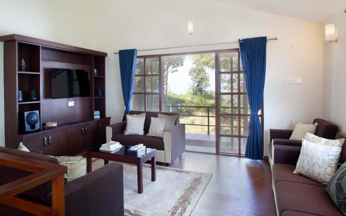 StayVista at Villa Misty Oaks with Breakfast