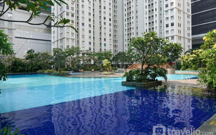 Warm & Minimalist 2BR Green Bay Pluit By Travelio